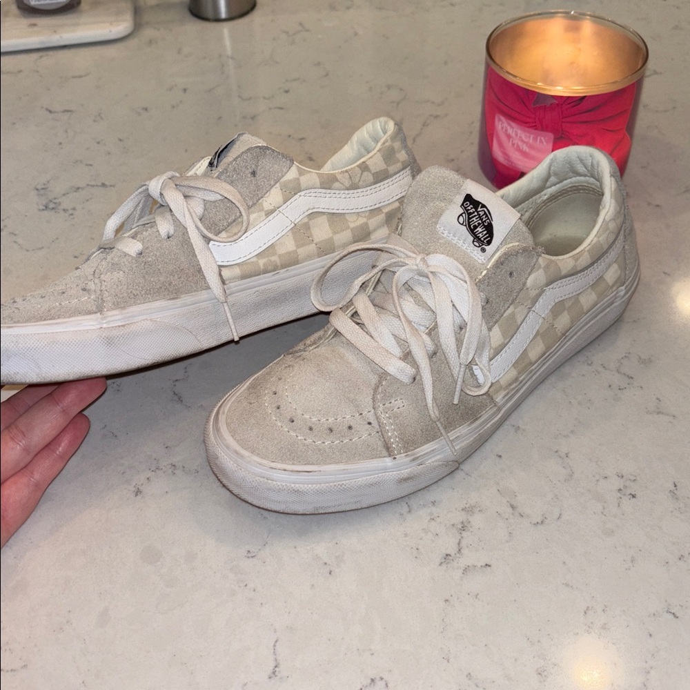 Van’s Men’s 8.5 / Women’s 10